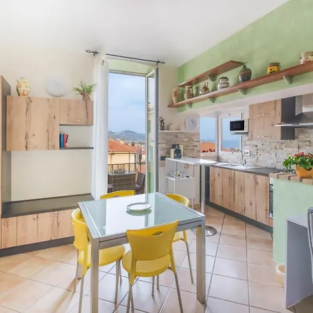 Apartament Matty's - Center - Sea View - Free Parking - Strategic Area San Remo