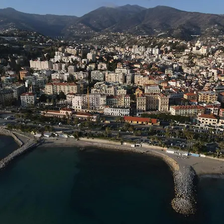 Matty's - Center - Sea View - Free Parking - Strategic Area